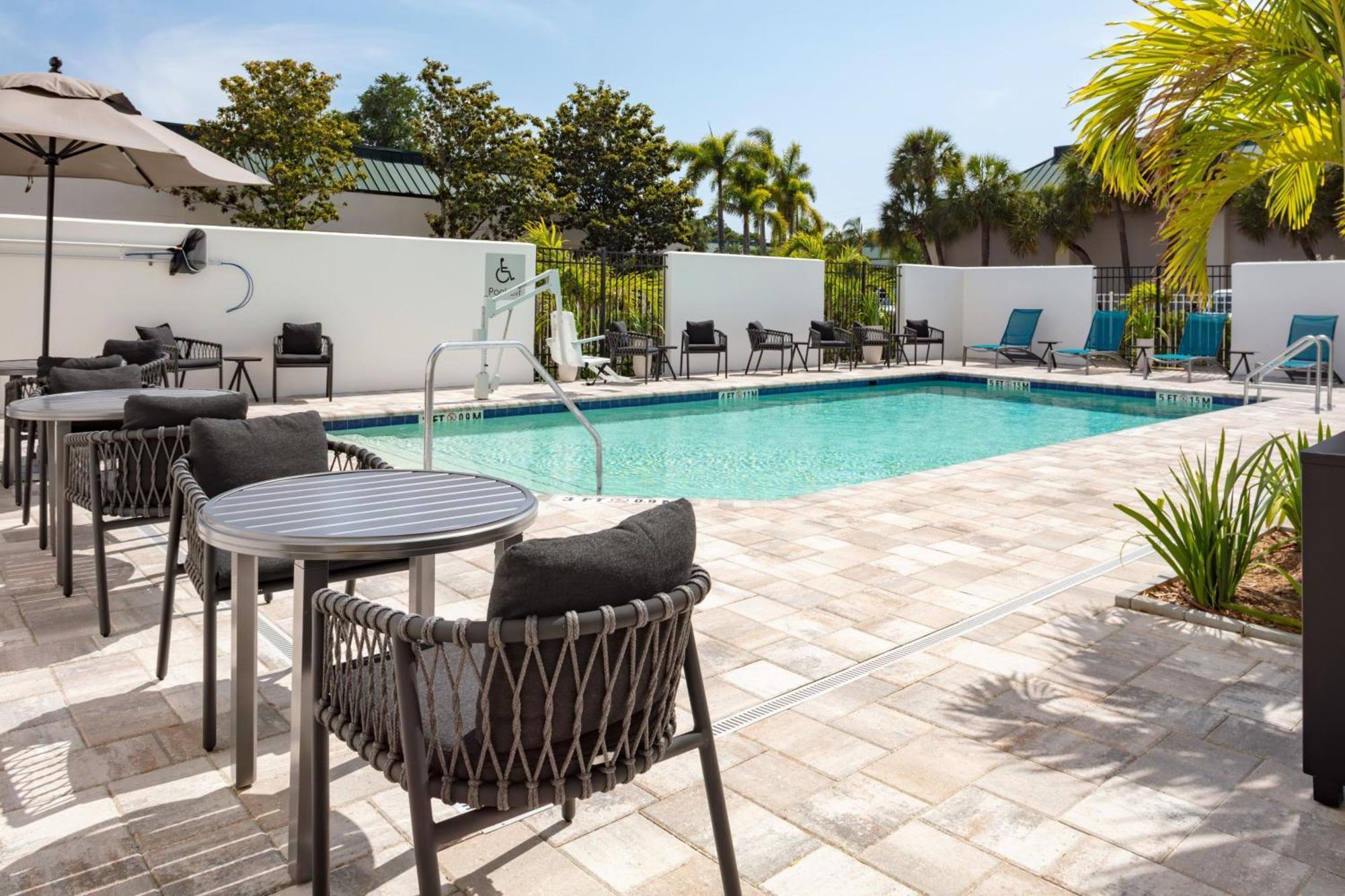 Towneplace Suites By Marriott Tampa Clearwater Exterior foto